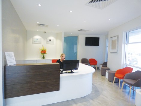 19. 871MTHAWTHORN Absolute Smiles