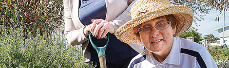 Go naked in the garden and win&nbsp;cash