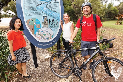 • Tour guide and local history expert Ryan Zaknich teaming up with Vincent council’s heritage officer Hoping Au and planning buff Amanda Fox down at the old Banks Reserve. Photo by Matthew Dwyer