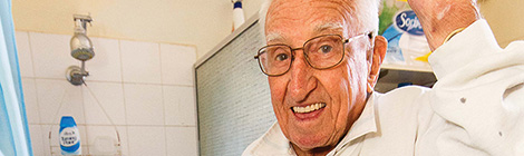 Jim tips a bucket on hot water&nbsp;cut