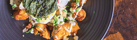 A quick bivouac before the show