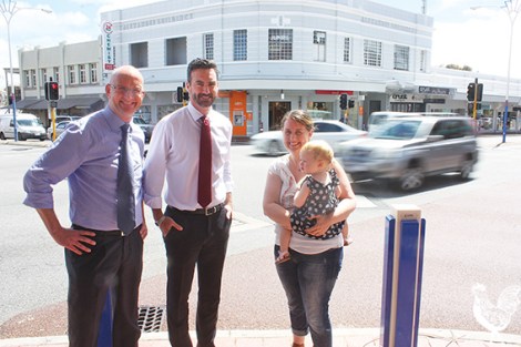 • Labor politicians Tim Hammond and Simon Millman with resident Jo McIlvenny hope a trial to ban right turns at the Beaufort and Walcott street intersection will make it quicker and safer for drivers and pedestrians. Photo by Steve Grant