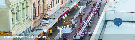 Free Long table Christmas&nbsp;dinner