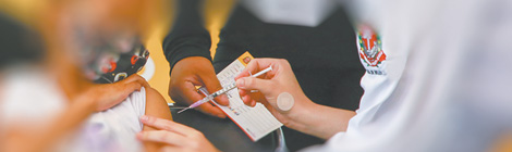 Doctor slams kids vax clinic&nbsp;closure